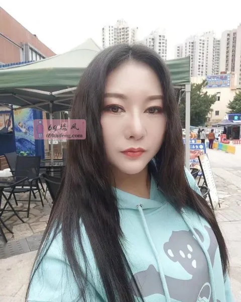 风骚少妇梦雪 - 广东-广州 楼凤实拍第4张