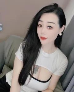 风骚大奶可儿 现场拍摄照片 (四川 - 成都)