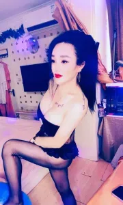 普陀风骚御姐 真实工作室环境 (地点：上海 - 普陀区)