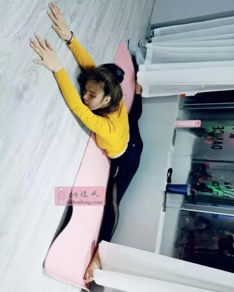 一字马樱子 - 广东-深圳 楼凤实拍第3张