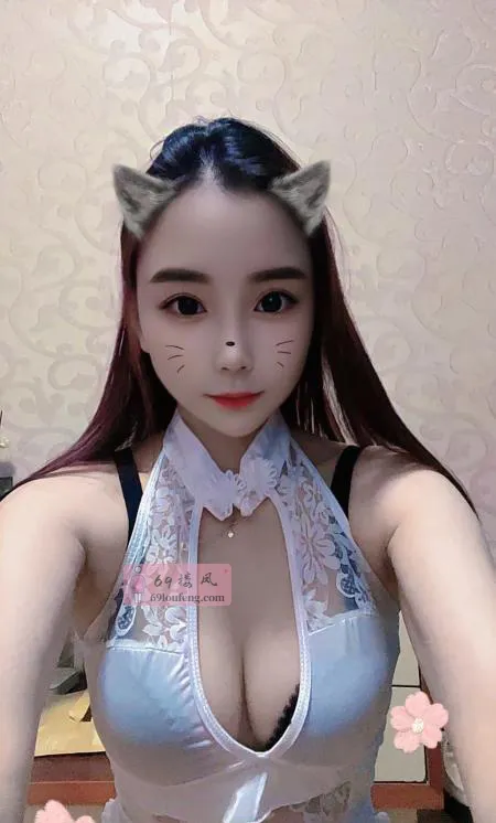 洪山区性感苗条销魂老师 - 湖北-武汉 楼凤实拍第2张