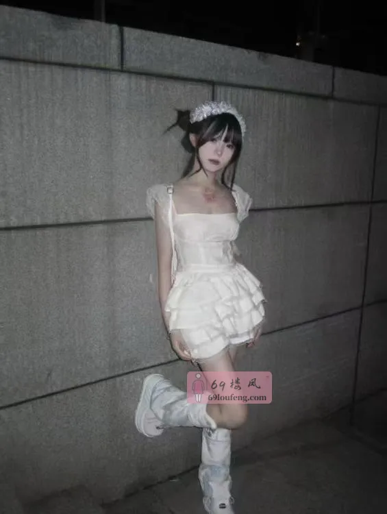 08白虎百变萝莉萱萱 - 江苏-南京 楼凤实拍第2张