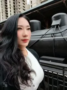 丰台区大胸美少妇 真实工作室环境 (地点：北京 - 丰台区)