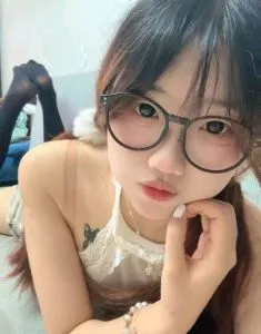 浙江 - 宁波 宅男福利推荐：【鄞州区】反差眼镜妹 实景