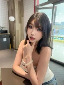 北京 - 朝阳区 高挑长腿颜值妹子 纯天然无科技实景