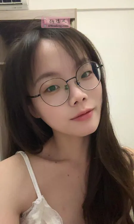 【宝安区】眼镜妹兼职诗诗 - 广东-深圳 楼凤实拍第1张