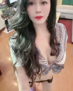 重庆 - 南岸区 宅男福利推荐：好色人妻珊珊 实景