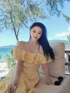 广东 - 深圳 宅男福利推荐：【宝安区】风骚翘臀Hannah 实景