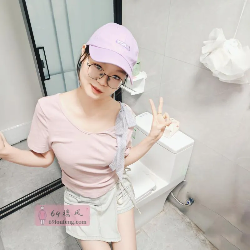 【秦淮区】白嫩温柔小妹 - 江苏-南京 楼凤实拍第2张