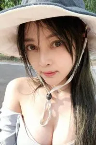 安徽 - 合肥高颜值老师【包河区】大胸一线天实拍