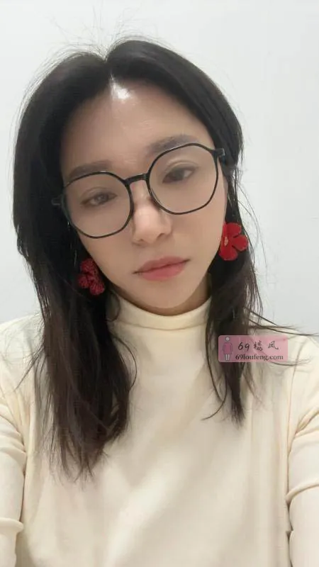 【上城区】大奶少妇 - 浙江-杭州 楼凤实拍第3张