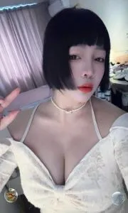 【独家】上海 - 徐汇区 老师 徐汇服务系大奶 内部实拍