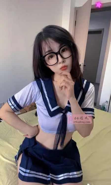 大眼镜框妹妹 - 江苏-苏州 楼凤实拍第1张