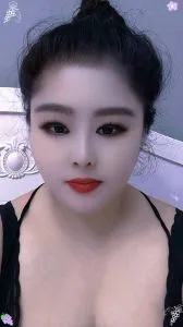 【建邺区】性价比兼职大奶骚货 现场拍摄照片 (江苏 - 南京)