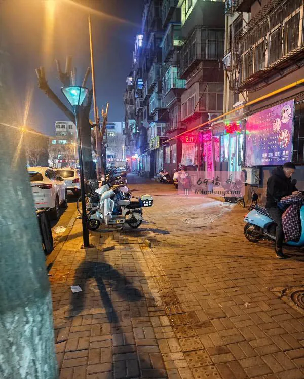 路边小店 - 辽宁-锦州 楼凤实拍第1张