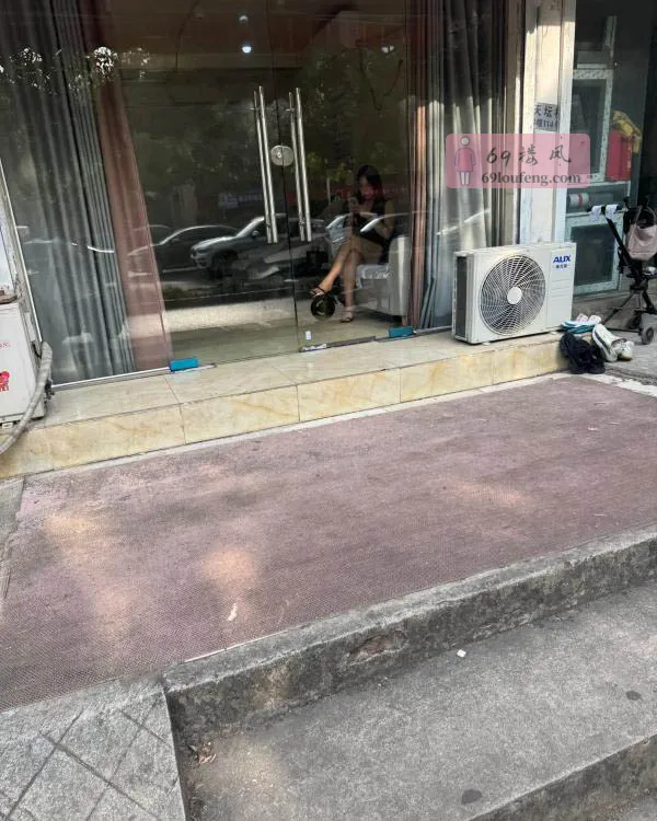 秦淮扫街 - 江苏-南京 楼凤实拍第2张