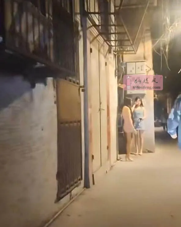 夜探一条街 - 广西-南宁 楼凤实拍第1张