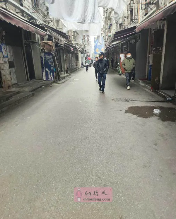 火车站附近小巷子 - 江西-南昌 楼凤实拍第1张