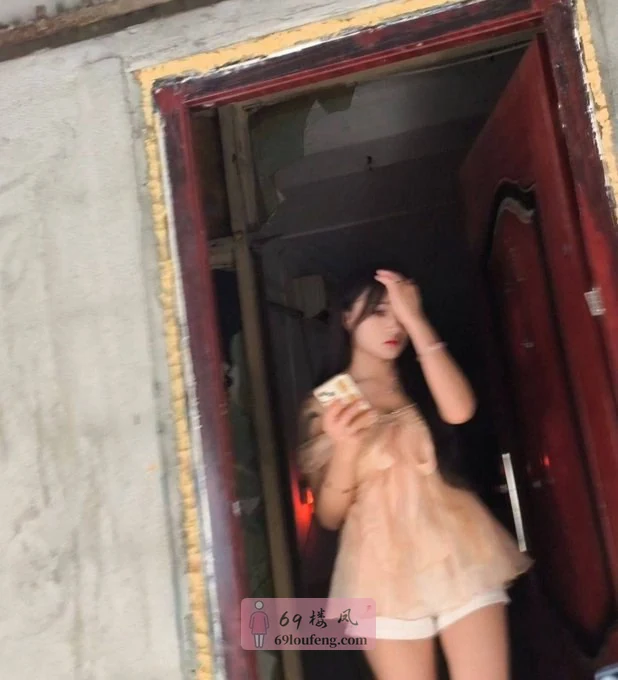 在雅安道有很多家小型发廊按摩店 - 天津 楼凤实拍第1张