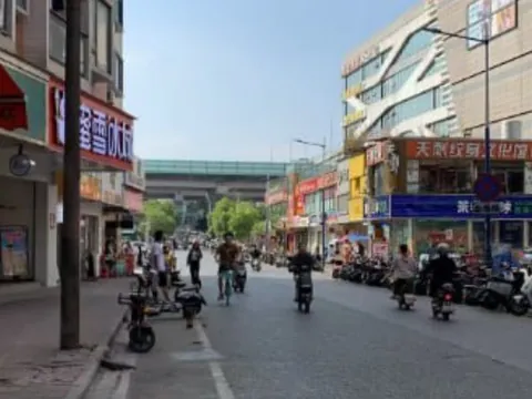 白云永泰城中村现在来了二个新人 广东-广州 按摩小店实拍