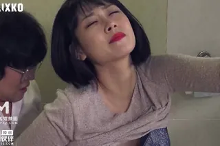 全网精选精选视频：MFK-0064淫欲爆发的厕所性爱 完整版