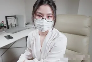 正在播放：為了讓學生考出好成績而幫學生足交的老師-Nana (全网精选频道)