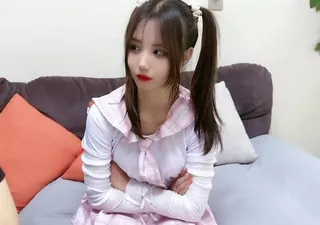 91视频推荐：萝莉纯情妹妹的性求知-娜美 手机在线播放