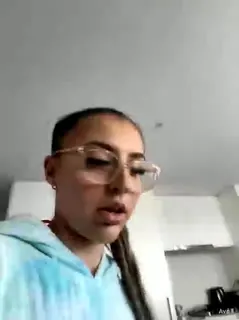 “流于02/26/2021 04:56 AM \ n \ ncome加入我和Skye - 实时更新的高清全网精选资源