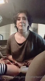 “贝利 - 在汽车上放屁！@cj_kittycat”("Bailey - Farting In Car! @cj_kittycat") - 极具视觉冲击力的全网精选内容