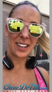 “有时候我只是不能自助……有史以来最好的Uber骑行？”("Sometimes I just can't help myself... Best Uber ride ever?") 完整无删减版在线看