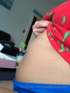 “吃饼干后，向我的食物展示brum brum - 实时更新的高清全网精选资源