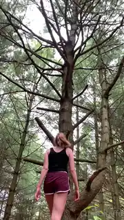 “去了我最喜欢的地方，爬上一棵树：D看到了另一棵漂亮的树，上面有花朵，当我靠近顶部时，它也很害怕，但是每次我都会越来越高：3”("Went to my favourite spot and climbed a tree :D saw another pretty tree with flowers on it too \n\nI get so scared when I’m near the top but I’m getting higher each time :3") 玩家亲测好评资源