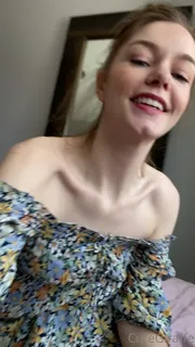 “每周更新✨”("weekly update ✨") 完整无删减版在线看