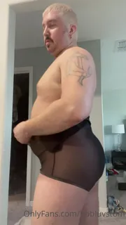 “让我们穿上我的新紧身衣裤！”("Let’s play in my new bodysuit!") - 1080P超清画质展示图