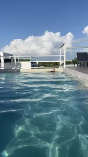 “我喜欢游泳赤裸裸的 - 1080P超清画质展示图