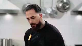 “ S2E7：羔羊|这是Fire \ Nafter整夜学习，决赛入围者@emmamamagnoliaxo和@nathanwebb拿到他们最精致的菜肴 - 羊肉。当一位厨师无法注视自己的工作时，咸咸。("S2E7: Lamb | This is Fire\nAfter staying up all night studying, finalists @emmamagnoliaxo and @nathanwebb  take on their most delicate dish yet-- lamb. Wi - 实时更新的高清全网精选资源