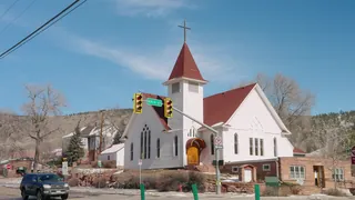 查看 “里昂科罗拉多州的酿酒厂和商店|奥黛丽·贝尔电视\ n关于小镇的最佳部分是当地人！@audreybelletv将我们带到里昂周围，并向我们介绍了当地的企业主及其店面。\ nwatch更多： -tv \ nonlyfans.com/audreybelletv“("Lyons Colorado Distillery and Shops | Audrey Belle TV \nThe best part about small towns is the locals! @audreybelletv takes  的详细介绍与播放