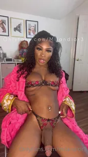 91视频官方收录：“想吃我的暨吗？”("Wanna eat my cum?")