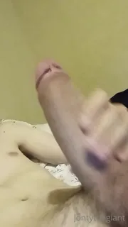 “谁想坐下”("Who wants to take a seat") - 极具视觉冲击力的全网精选内容