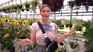 【全网精选】@wolfofthewild表明，“野生的植物购物视频博客|野生\ nyou永远无法拥有足够的植物！加入她，她购物更多的植物在她的花园里生长！ -wild \ nonlyfans.com/wolfofthewild/bellyfans.com/oftv“("Plant Shopping Vlog | Wolf of the Wild \nYou can never have enough plants, as @wolfofthewild shows! Join her as she shops for  现场高清截图