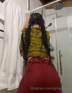 91视频官方收录：“今天，我在山中间的咖啡节上参加了一个咖啡节，我被拉到舞台上的一个有趣的故事加入了一个舞蹈团：D \ nand，我给我带来了牙买加色彩可爱的肚皮连锁店。("Today I was at a coffee festival in the middle of the mountains