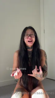 【全网精选】“星期四聊天时间！！  - 上周谈论我姐姐的访问，还有更多！\ n \ nps不介意可怕的照明！！！”("Thursday chat time!!! - talking about my sister's visit last week and more!\n\nPS don't mind the horrible lighting!!!") 现场高清截图