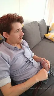 查看 “有些轻松的公鸡抚摸着，让你们看着；）”("Some relaxed cock stroking, letting you guys watch;)") 的详细介绍与播放