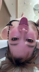 91社区热议作品：母狗青果爱喝尿 实拍