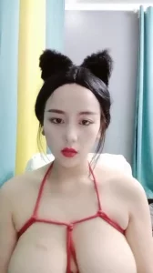 【全网精选】【章哥经典】裸聊巨乳美少妇 现场高清截图