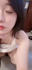 91视频官方收录：【章哥经典】妹子很听话逼毛很多有大量对白（女生已成年）