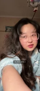 正在播放：【章哥经典】裸聊调教很听话配合的巨乳眼镜妹 (全网精选频道)