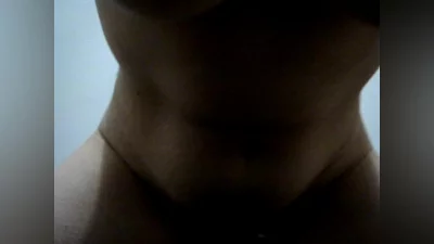 全网精选题材必看：下面好热乎～淌血了～你把人家屄撑裂了～你鸡八好粗呀！ 封面图