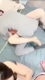 9UU站题材必看：老婆闺蜜和他老公换妻互动 封面图