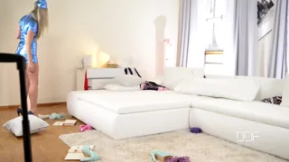 9UU站题材必看：上门服务 两洞同进同出 封面图